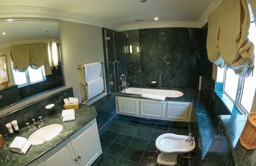 Stockcross Hotel | The Vineyard