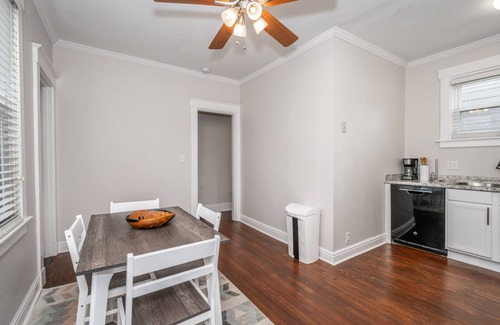 Hyde Park Condo | The Vista View Villa 1 – Amazing Getaway for 2! 10 Min to Downtown