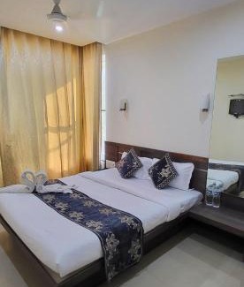 Shirdi Hotel | The Viviana Hotel
