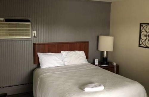 Walpole Hotel | The Walpole Motel