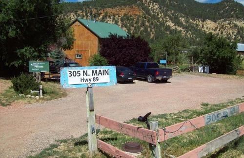 Glendale Cabin | The Wandering Star Inn