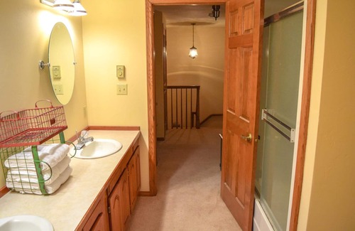 Cody Bed & Breakfast | The Wapiti Room - Windmill Inn