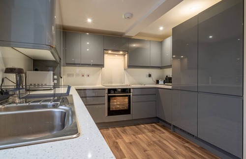 Kendal Apartment | The Warren - 4-bedroom town-centre duplex apartment
