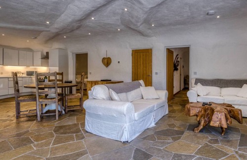 Loch Tay RV Rental | The Warren - Hobbit House & Hot Tub at Loch Tay