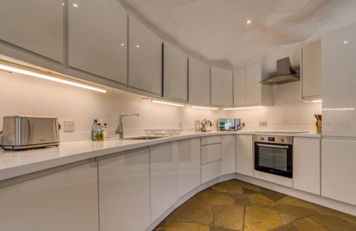 Loch Tay RV Rental | The Warren - Hobbit House & Hot Tub at Loch Tay