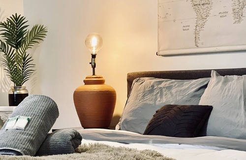 Warwick Apartment | The Warwick Flat - Dead center of The Village!