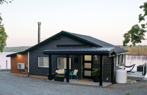 Frontenac House | The Water's Edge-A Modern Waterfront Cottage Rental