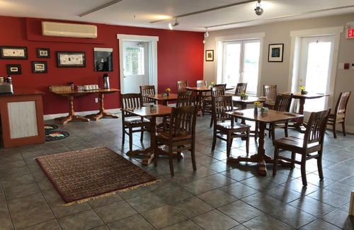 Baddeck Bed & Breakfast | The Water's Edge Inn & Gallery