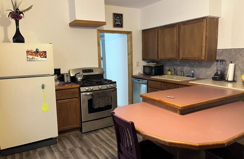 Port Huron House | The Water Street House: International Border, Fishing, Boating and Beaches