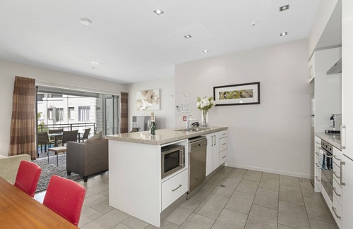 Paihia House | The Waterfront - Paihia Holiday Apartment