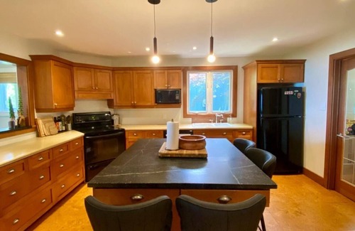 Grimsby House | The Waterfront Sanctuary