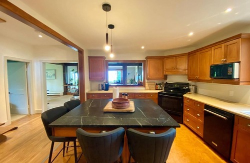 Grimsby House | The Waterfront Sanctuary