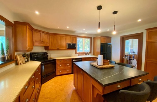 Grimsby House | The Waterfront Sanctuary