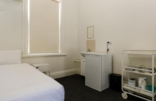 Wynnum Hotel | The Waterloo Bay Hotel