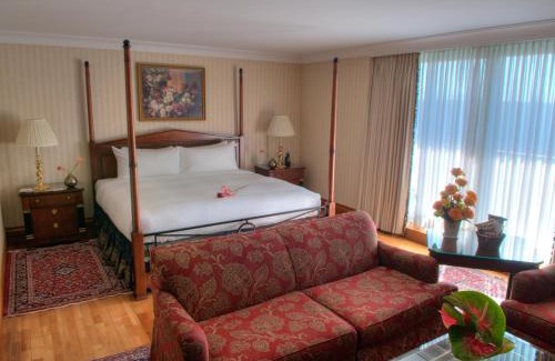Port Credit Hotel | The Waterside Inn