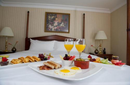 Port Credit Hotel | The Waterside Inn