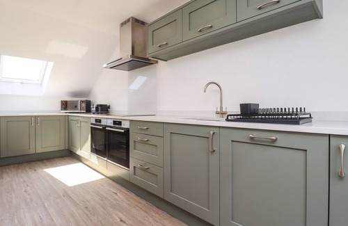 Amble House | THE WAVES, pet friendly, character holiday cottage in Amble