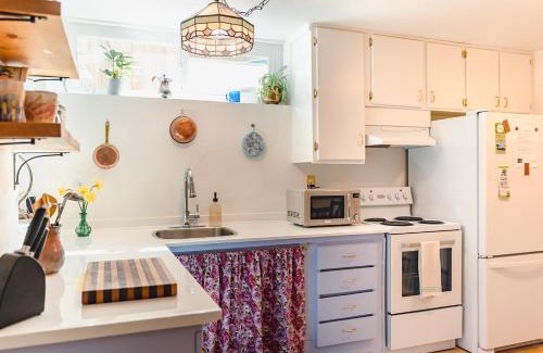 Chemainus Apartment | The Wayward Inn