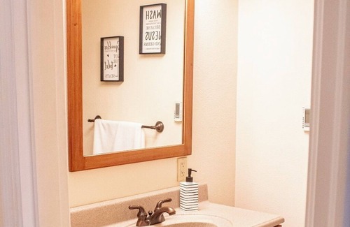 Rolla Cottage | The Webber Cottage blocks from downtown, shopping, Missouri S&T, parks and more.