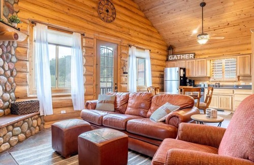 Greer Cabin | The Welcome Inn (Cabin 176)