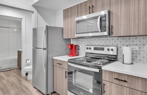 Zephyrhills West Condo | The Well @ SVB Modern Apt | Gym | Pickleball Facilities | VIP Amenities