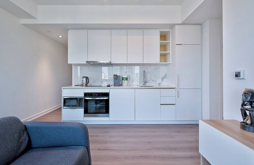 Church and Wellesley Hotel | The Welly Suites & Towers Toronto