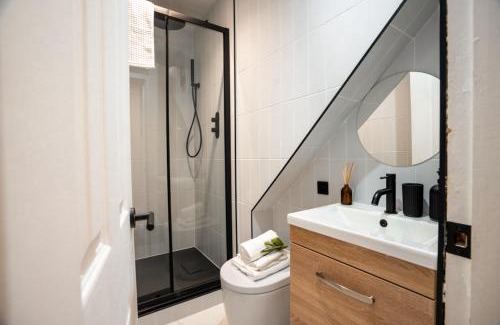 North West Apartment | The West End Retreat - Your Luxurious 5* Apartment