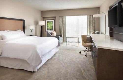 Crown Center District Hotel | The Westin Kansas City at Crown Center