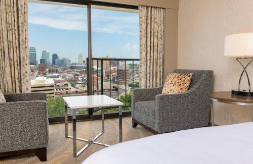 Crown Center District Hotel | The Westin Kansas City at Crown Center
