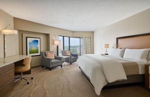 Crown Center District Hotel | The Westin Kansas City at Crown Center