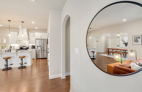 Fayetteville House | The Weston - MTB Friendly - Sleeps 8