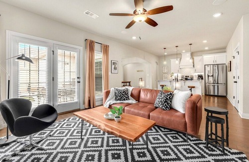 Fayetteville House | The Weston - MTB Friendly - Sleeps 8