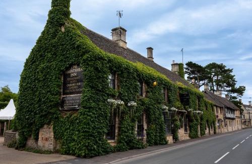 Northleach Hotel | The Wheatsheaf Inn