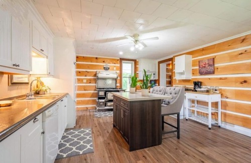 Chatsworth Other | The Whispering Acres-Peaceful Nature Retreat with Pool, Firepit and greenery