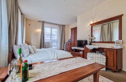 Shiligarnika Apartment | The White Beauty