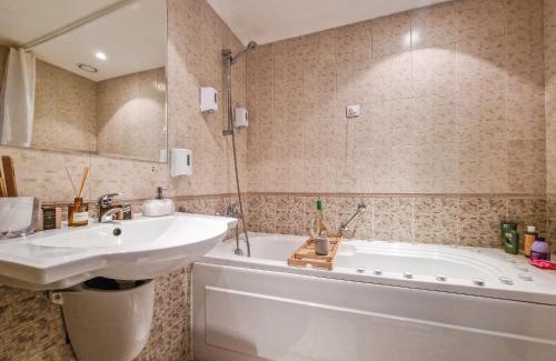 Shiligarnika Apartment | The White Beauty