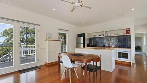 Metung House | The White Cottage