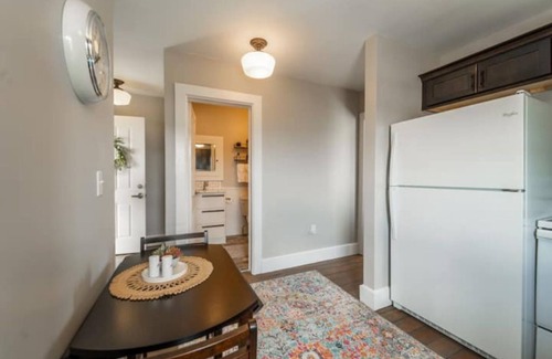 Cedar Rapids Apartment | The White Elephant Loft