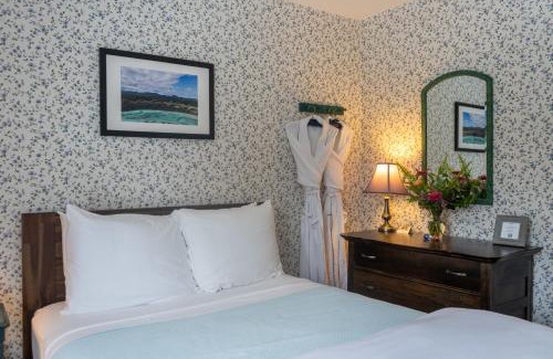 Fryeburg Bed & Breakfast | The White Gables Inn