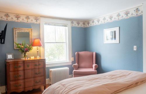 Fryeburg Bed & Breakfast | The White Gables Inn