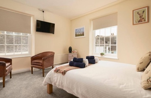 Modbury Hotel | The White Hart Hotel