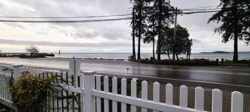 Davis Bay Villa | The White House