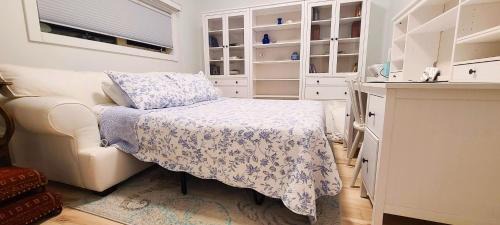 Davis Bay Villa | The White House