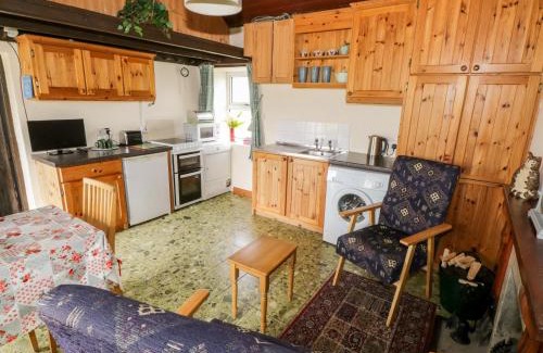 Inishnee House | The White House