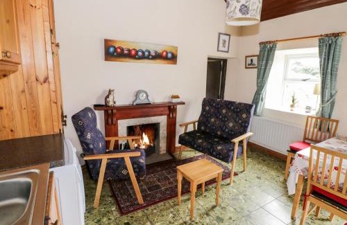 Inishnee House | The White House