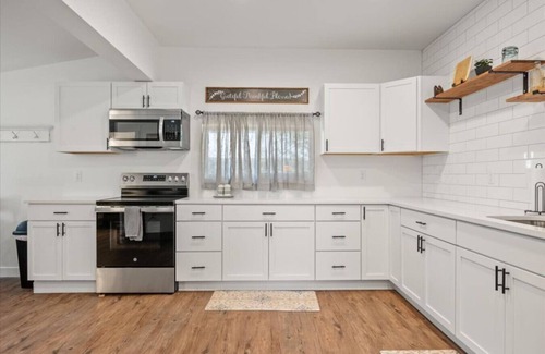 Spearfish House | The White House of Spearfish