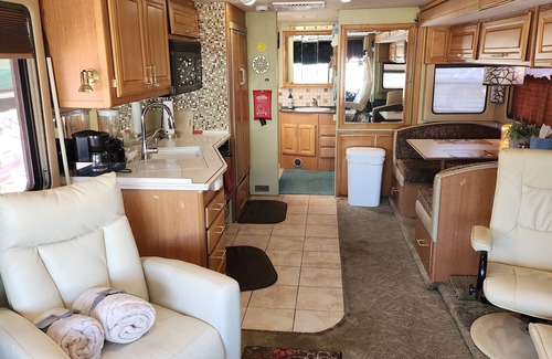 Tubac House | The White House RV, A UNIQUE RENTAL IN THE HEART OF TUBAC VILLAGE, AZ