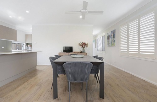 Yamba House | The White House Yamba a short walk to the beach