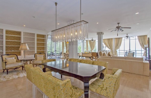 Mai Khao House | ⭐The White Pearl 5BR Modern Beachfront Pool Villa