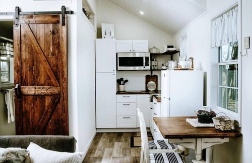 Dublin House | The White Pine Cottage at Clay House